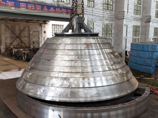 大型鑄鋼廠的料鐘生產(chǎn)：如何滿足全球高端市場(chǎng)需求？