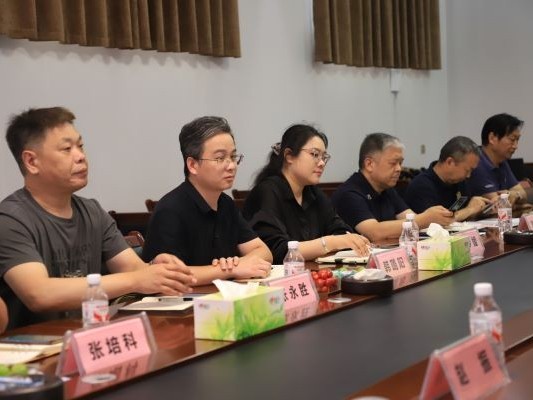 行業(yè)專家蒞臨騰飛鑄鋼考察指導，共話鑄鋼行業(yè)發(fā)展新篇章