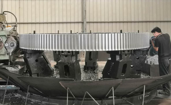 大型機(jī)加工設(shè)備