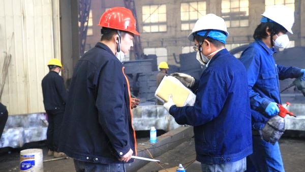 大型鑄鋼廠鑄鋼件粗加工和精加工的對比