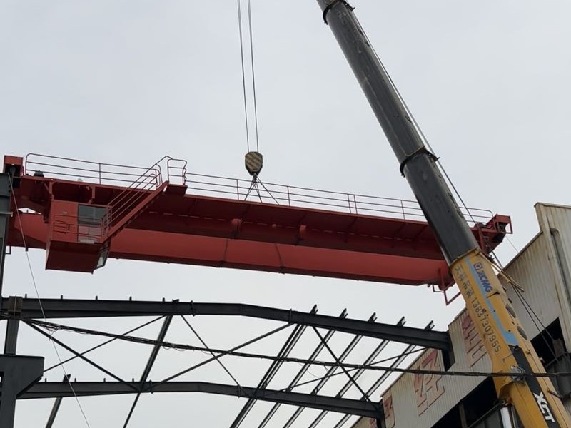 騰飛鑄鋼新廠房進(jìn)度條+50%——行車上梁！