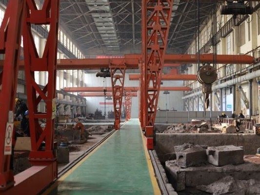 大型鑄造廠行車操作員的使命與擔(dān)當(dāng)