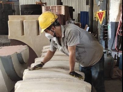 跟著我一起探訪大型鑄鋼廠-騰飛鑄鋼水玻璃砂工藝！